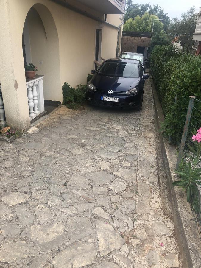 Apartments With A Parking Space Pinezici, Krk - 15269 Vrh  Exterior photo