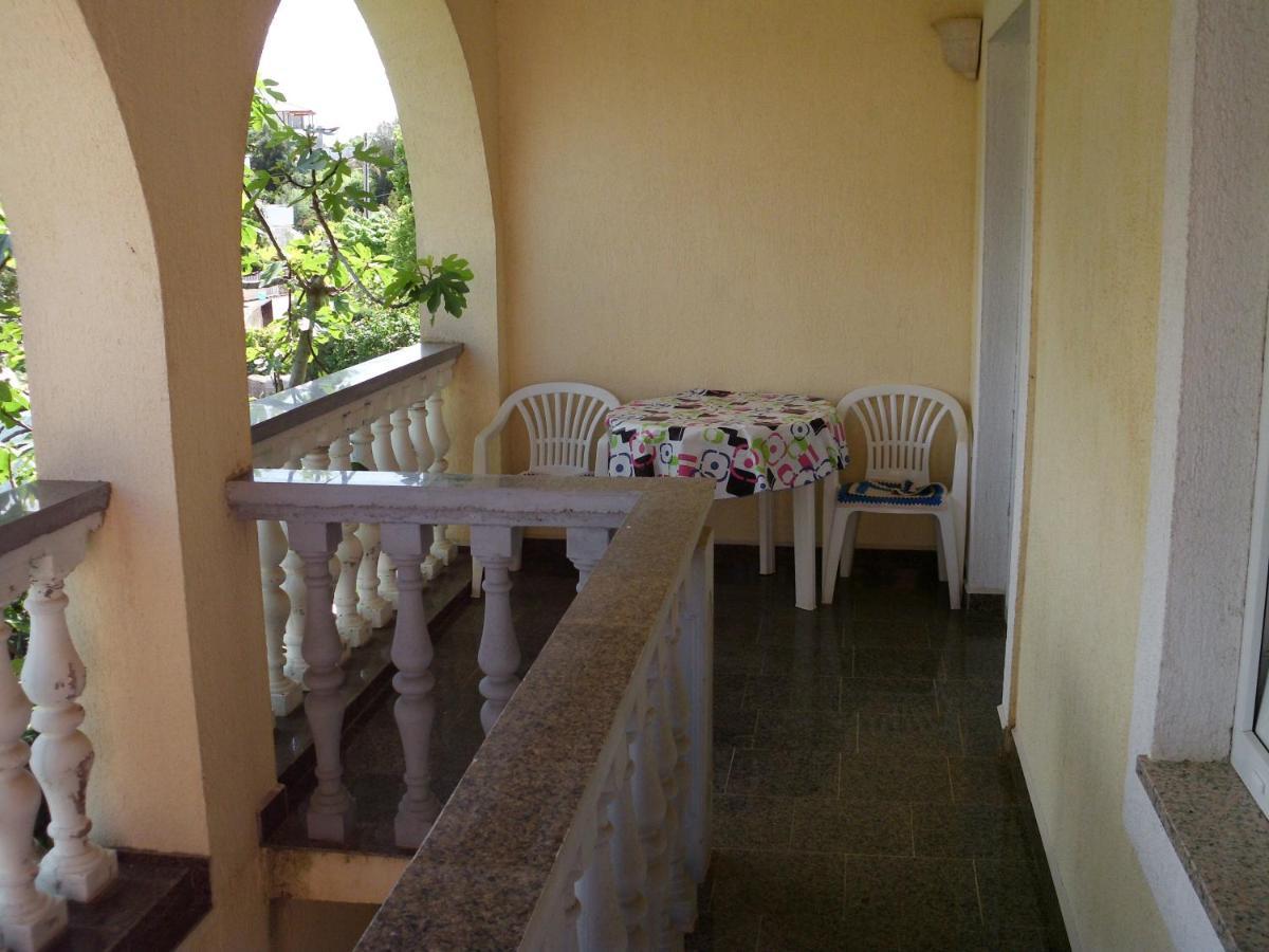 Apartments With A Parking Space Pinezici, Krk - 15269 Vrh  Exterior photo